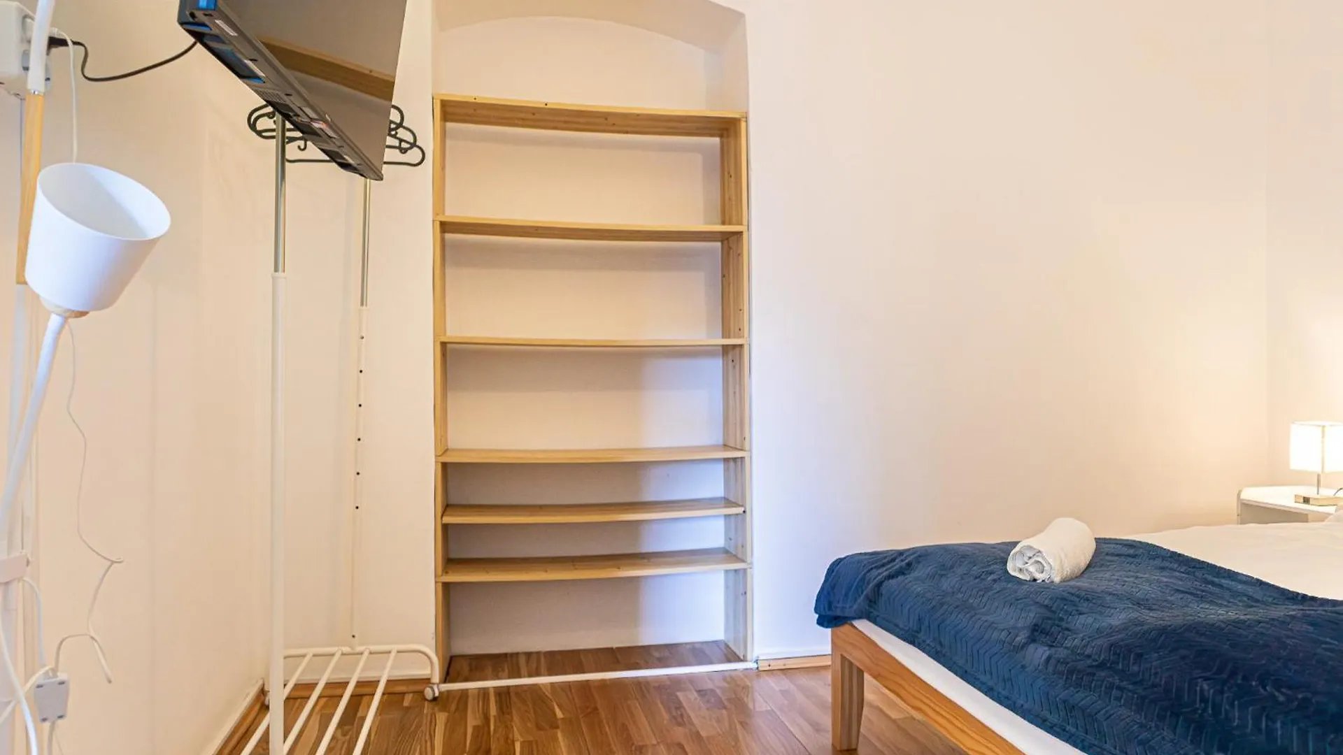 Stylish & Comfortable Studio Apt. Centrally Placed Vienna 0*,  Austria